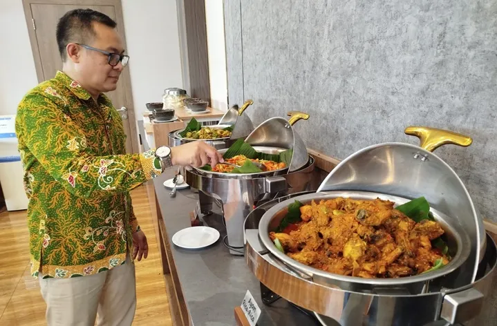 Ilustrasi sesarengan azana jombang untuk artikel Sesarengan Azana Jombang: Makan Siang All You Can Eat Rp85.000