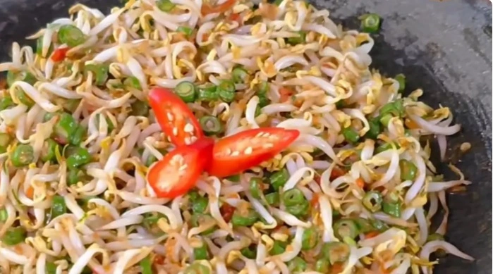 Ilustrasi trancam tauge kacang panjang untuk artikel Trancam Tauge Kacang Panjang, Sayur Jawa yang Segar