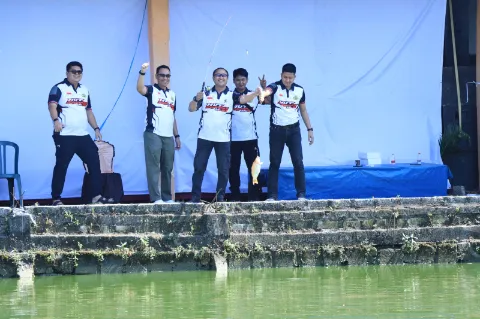 Ilustrasi kapolres gresik cup untuk artikel Kapolres Gresik Cup: Ratusan Angler dan Wartawan Memadati Cerme