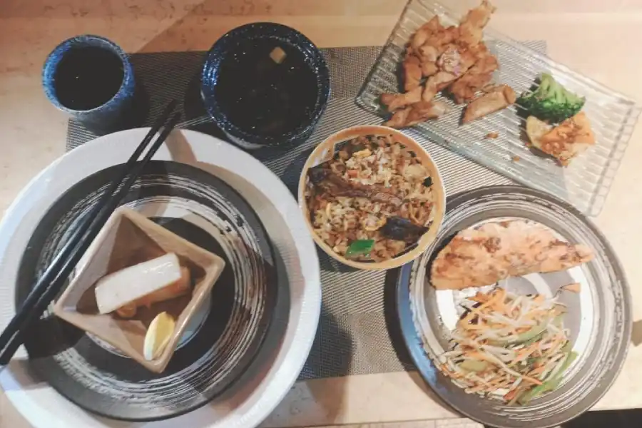 Ilustrasi masakan jepang otentik untuk artikel Masakan Jepang Otentik di Grand Swiss Bell Hotel Darmo Surabaya
