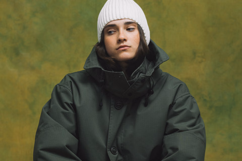 Ilustrasi nonnative fw26 untuk artikel nonnative FW26: Koleksi GORE-TEX Modern