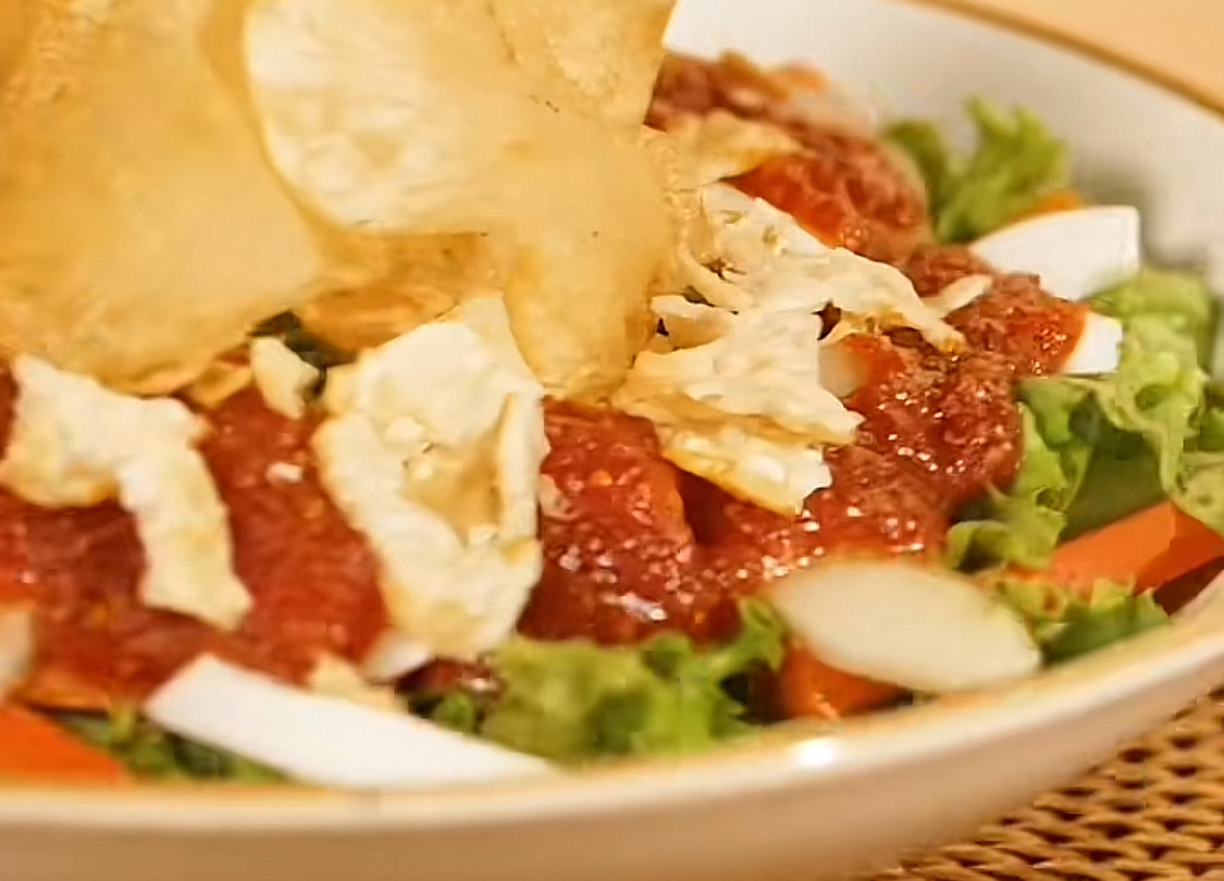Ilustrasi salad simple sat set untuk artikel Resep Salad Simple Sat Set ala Chef Rudy Bikin Ketagihan
