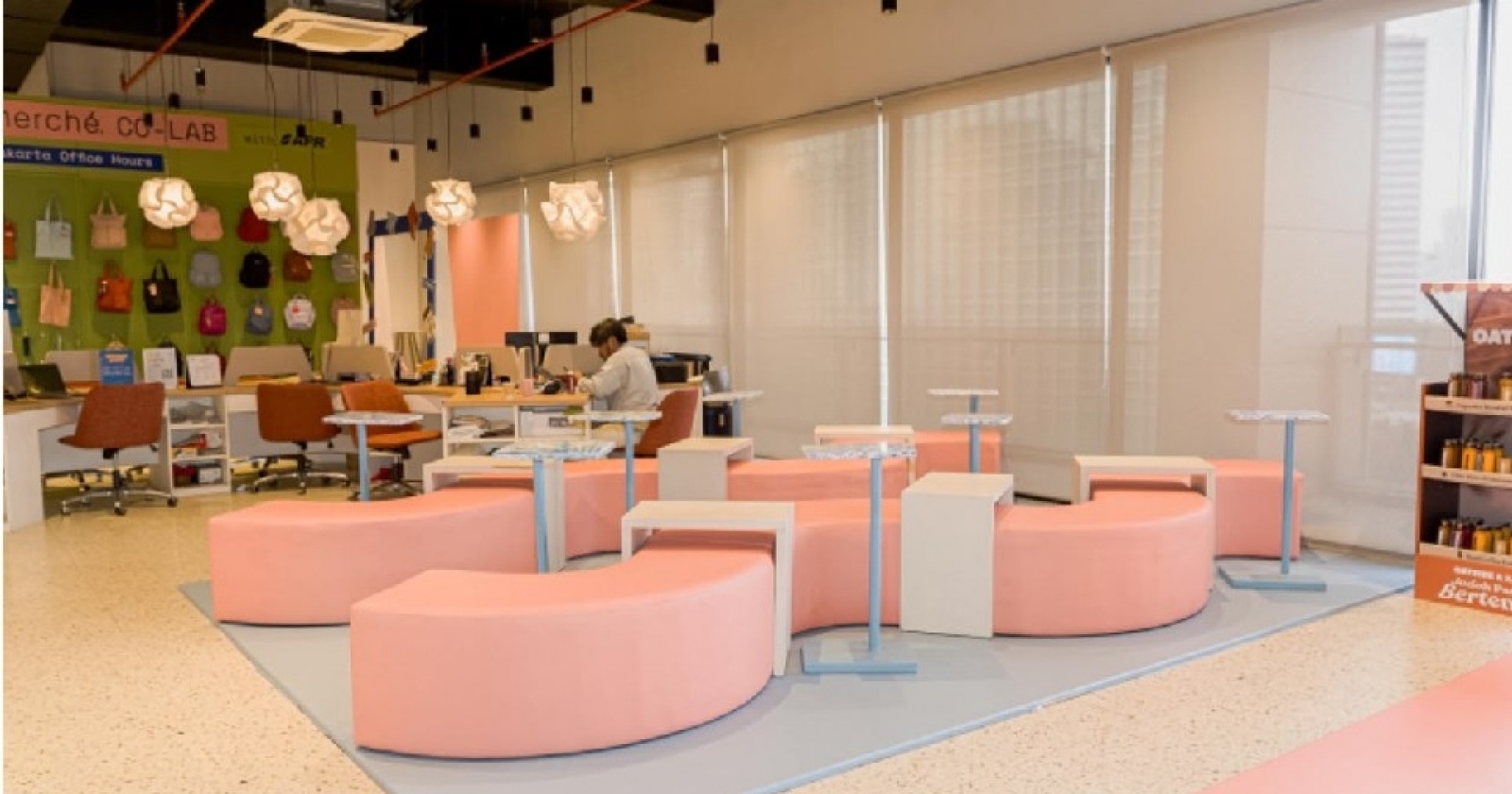 Ilustrasi co-working space untuk artikel Co-working Space: merch Padukan Produktivitas dan Wellness