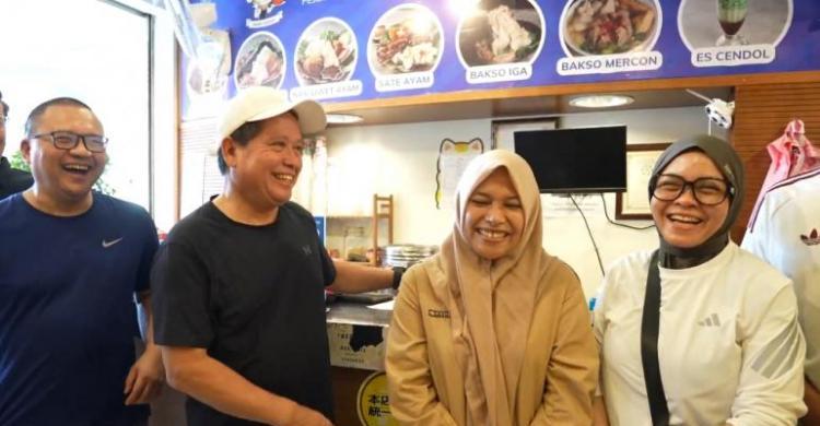 Ilustrasi bisnis kuliner taipei untuk artikel Bisnis kuliner taipei: Sri Purwati Kembangkan Bisnis Kuliner di…